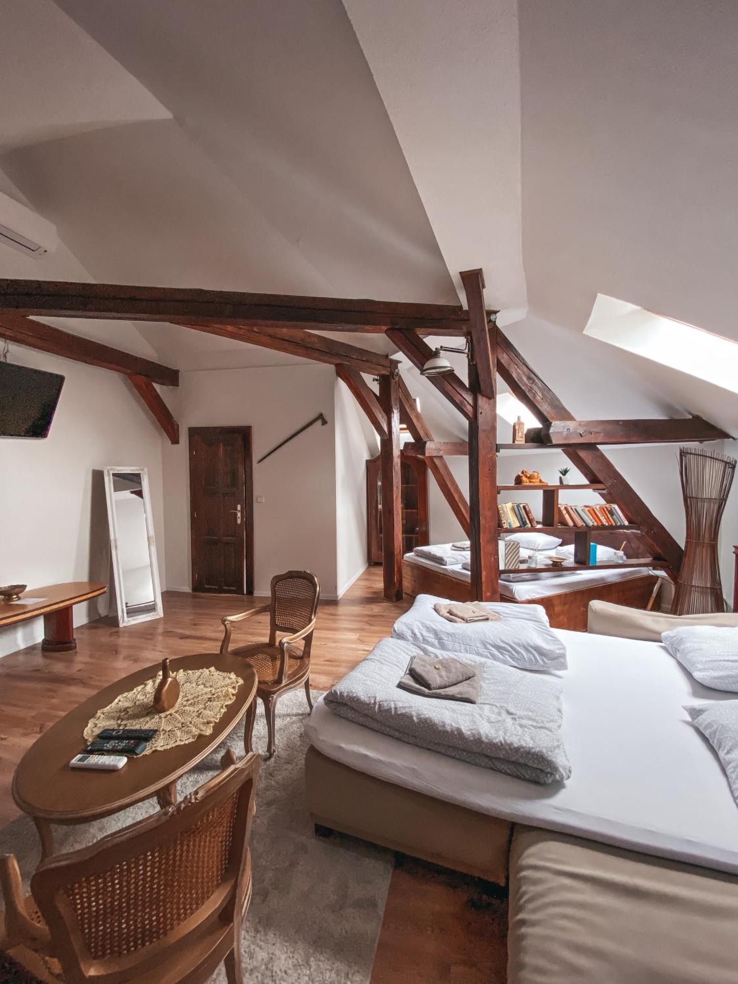 Blue Lotus Apartments Bratislava Eksteriør billede