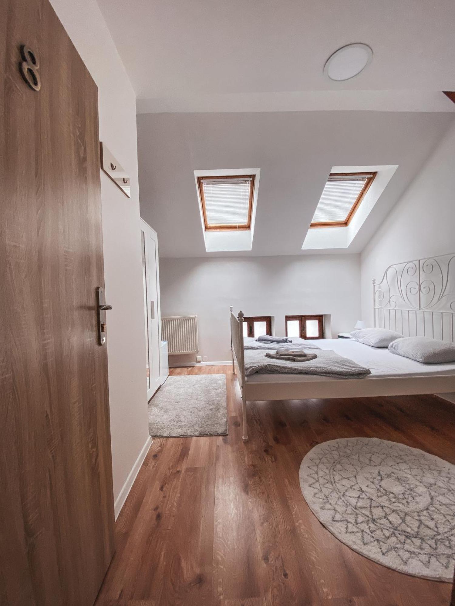 Blue Lotus Apartments Bratislava Eksteriør billede