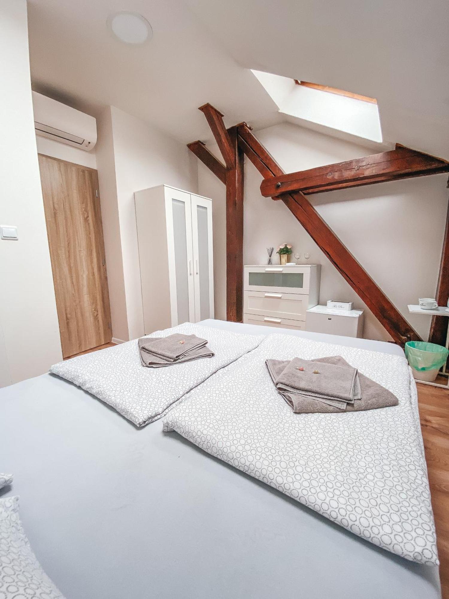 Blue Lotus Apartments Bratislava Eksteriør billede