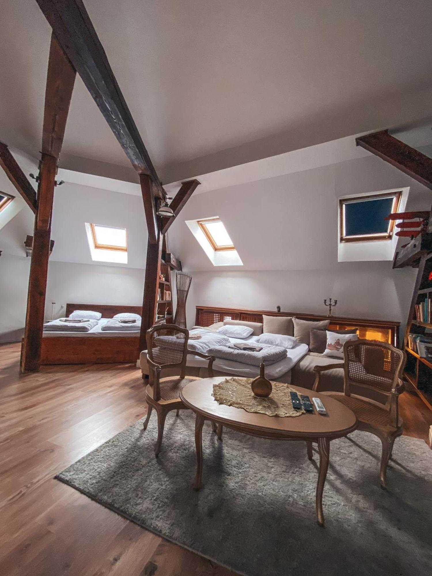 Blue Lotus Apartments Bratislava Eksteriør billede
