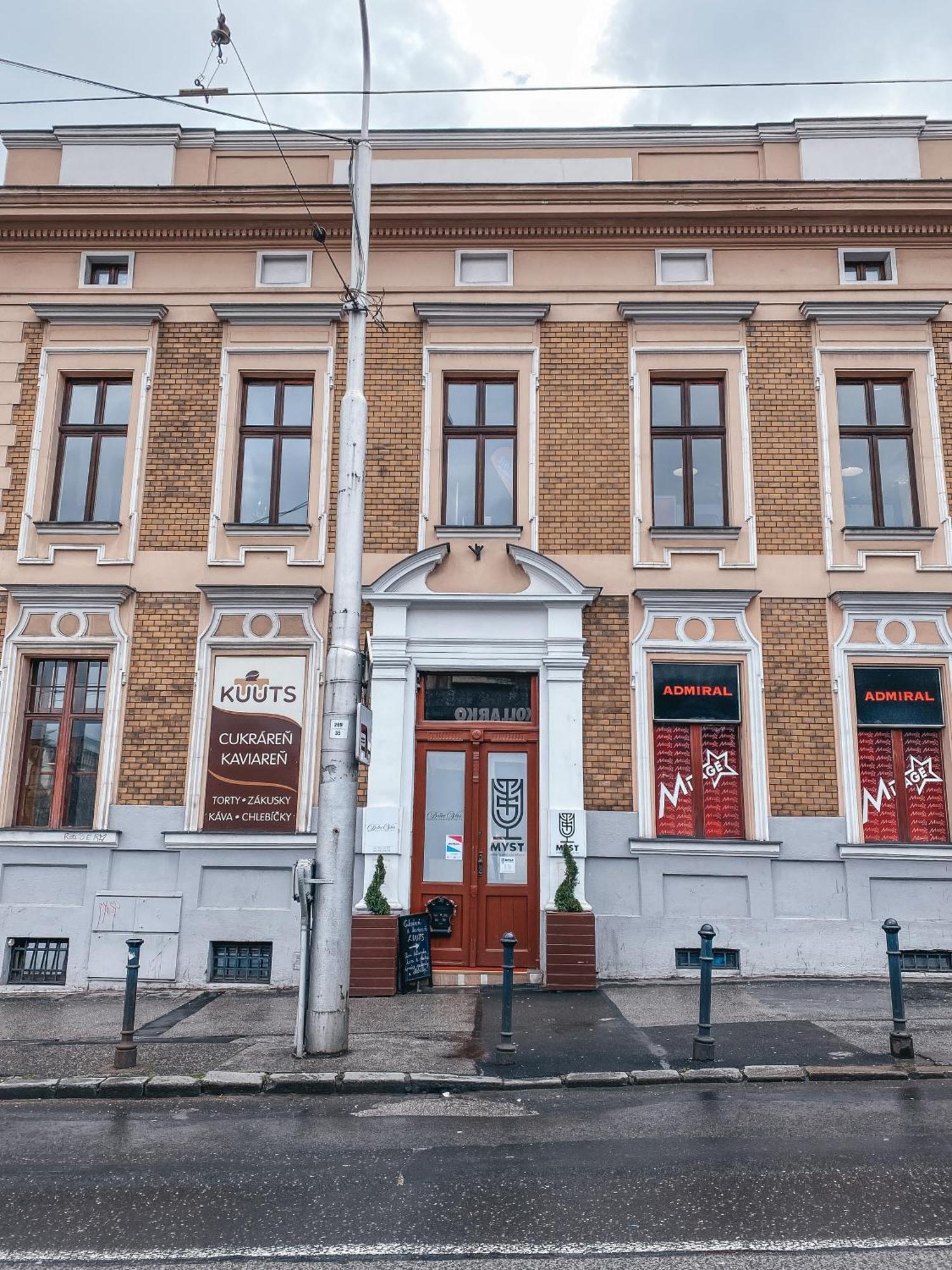 Blue Lotus Apartments Bratislava Eksteriør billede