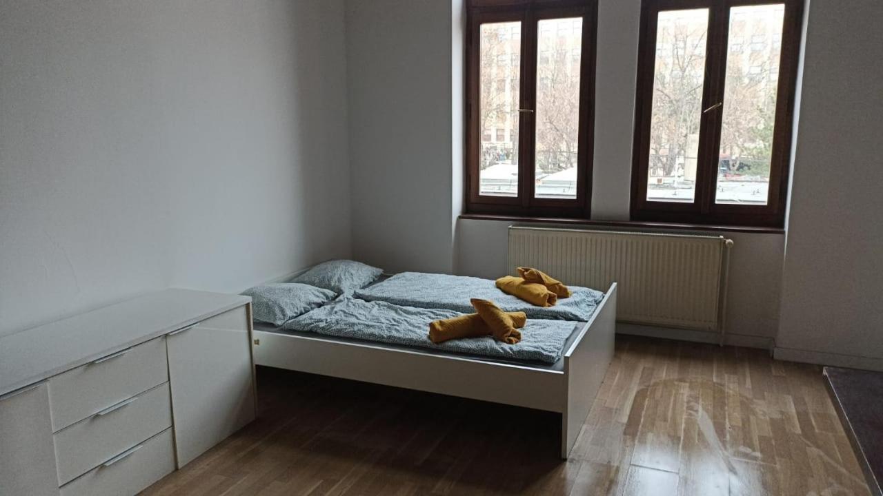 Blue Lotus Apartments Bratislava Eksteriør billede
