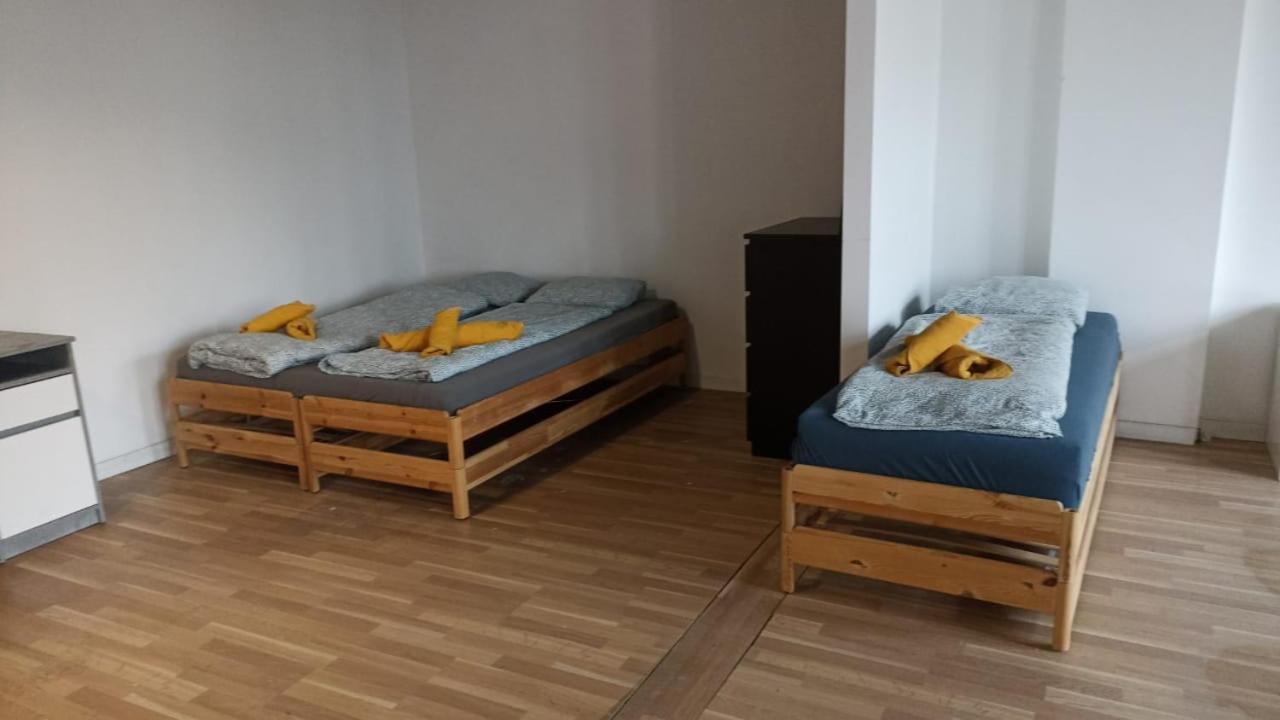Blue Lotus Apartments Bratislava Eksteriør billede